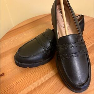 Life Stride Black Loafers